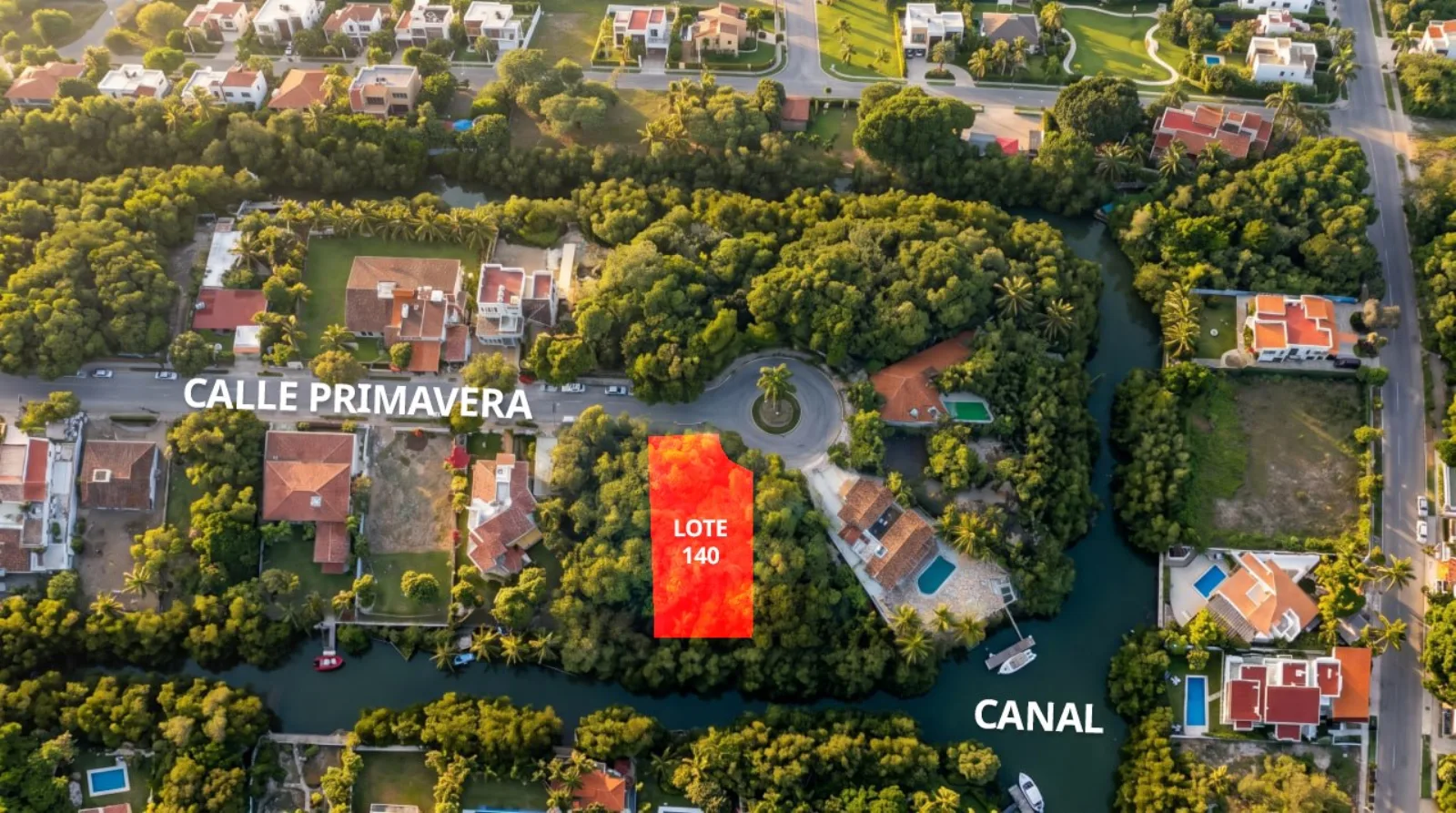 Ubicación aérea de Mason Lot con lote y canal señalados